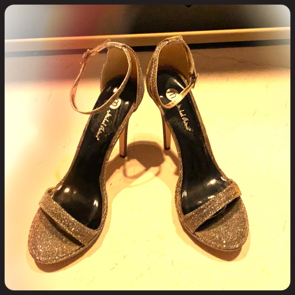 Glitz and Glam! Metallic heels.